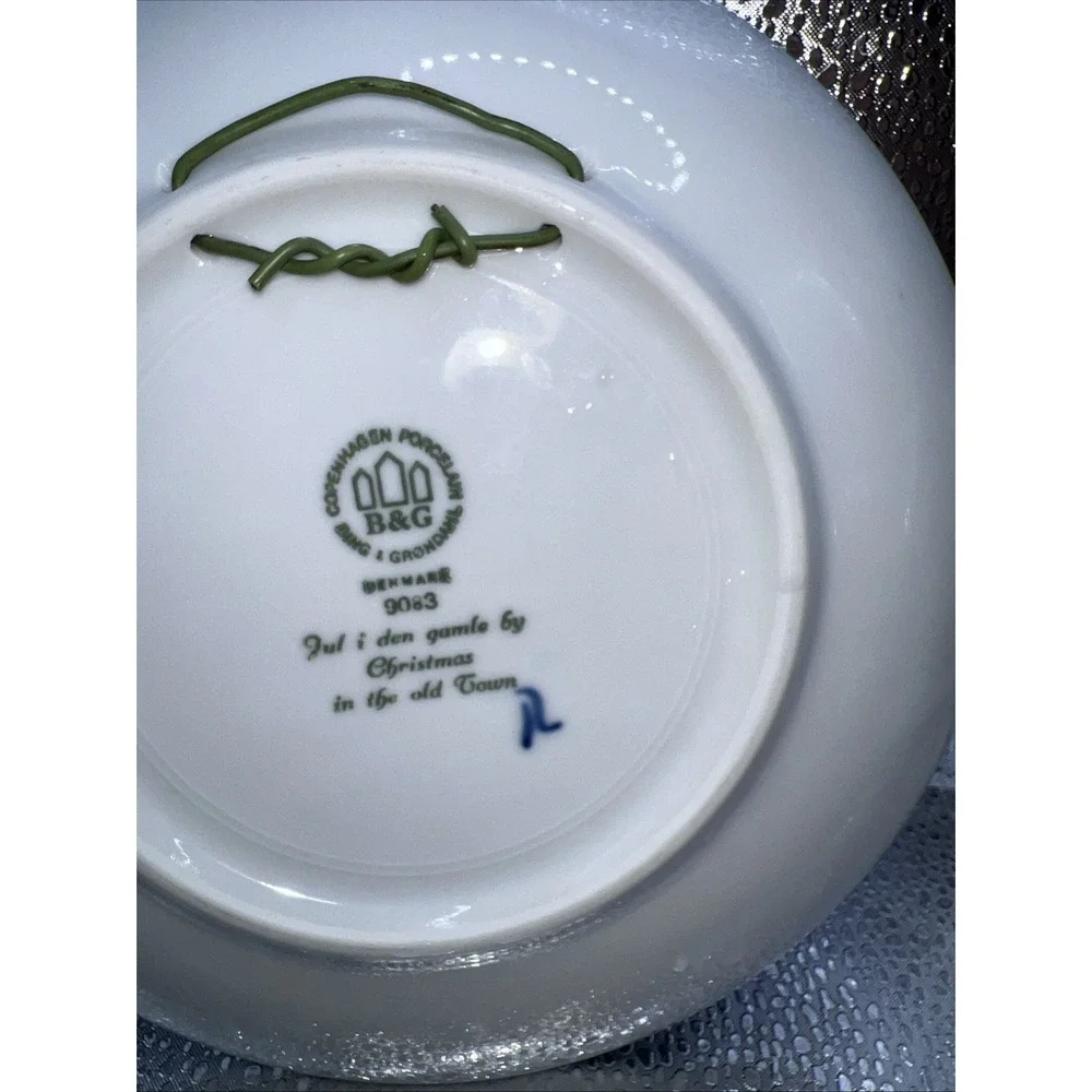 Christmas Plate Bing Grondahl  Porcelain ~Christmas in the‎ Old Town~1983